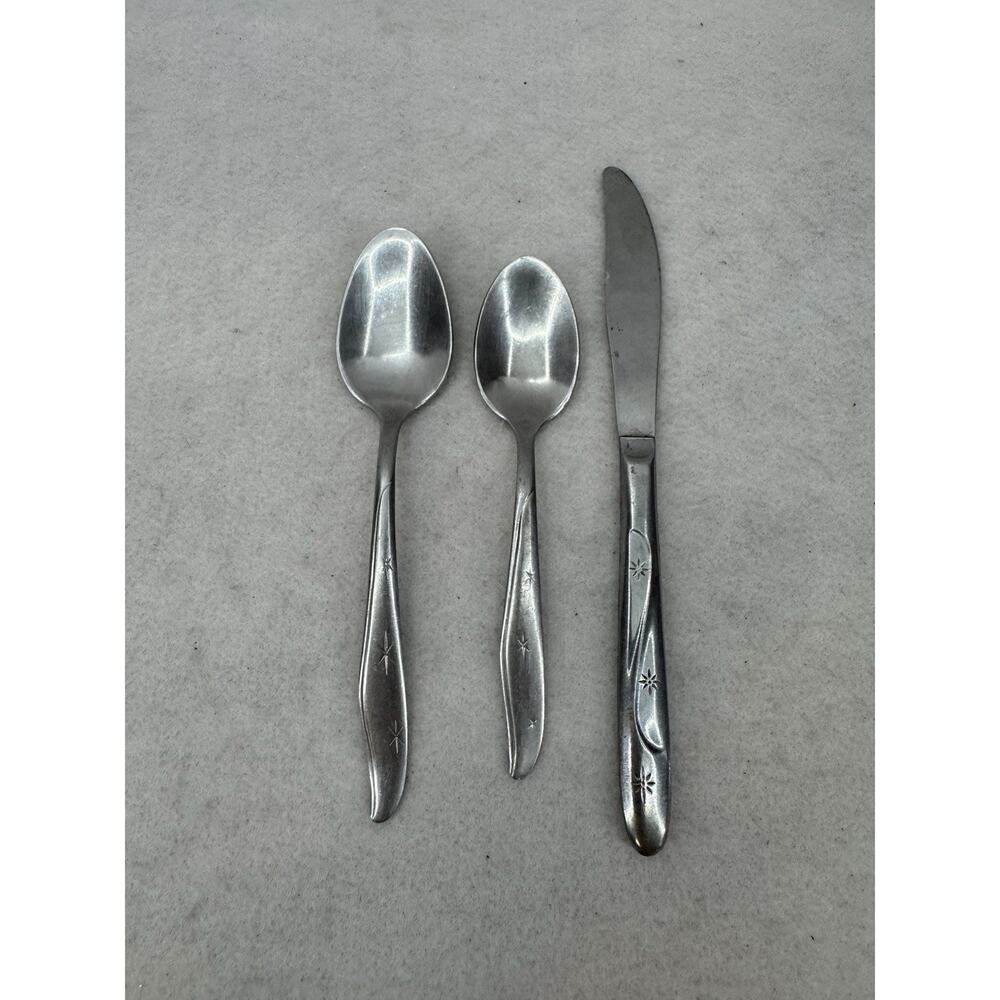 Vintage Flatware Teaspoon, Tablespoon & Knife (possibly oneida twin star)